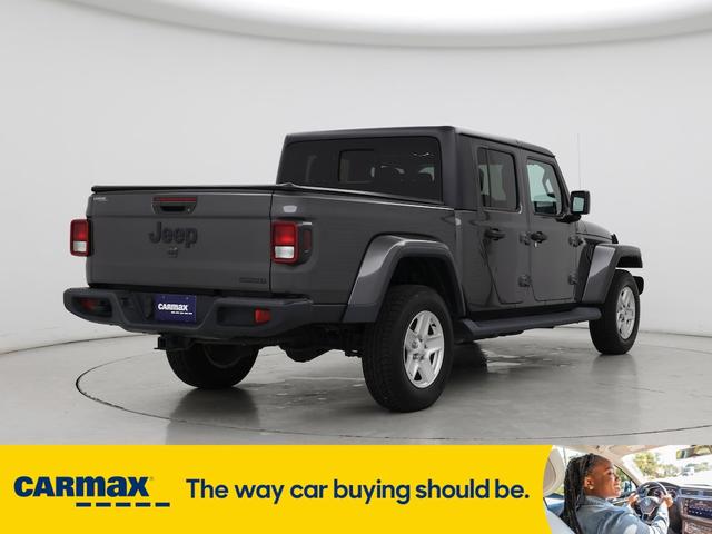 Photo of 2020 Gray Jeep Gladiator