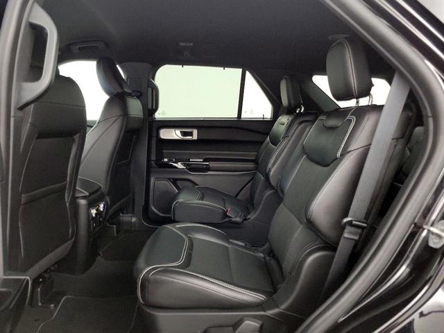 Photo of 2022 Black Ford Explorer