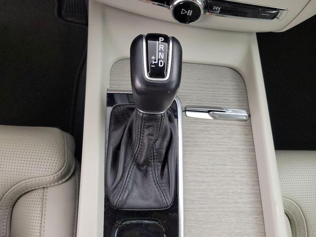 Photo of 2020 Blue Volvo XC60