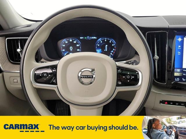 Photo of 2020 Blue Volvo XC60