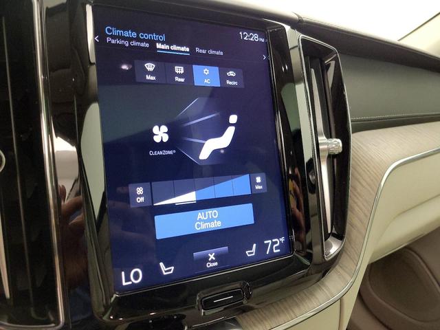 Photo of 2020 Blue Volvo XC60