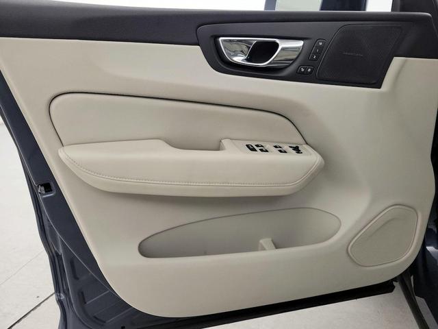 Photo of 2020 Blue Volvo XC60
