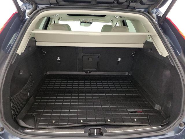 Photo of 2020 Blue Volvo XC60