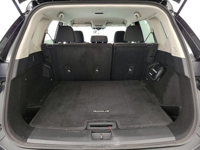 Photo of 2022 Black Nissan Rogue
