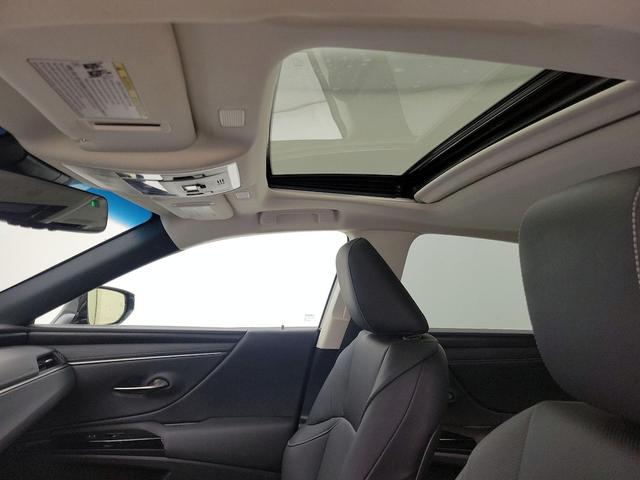 Photo of 2023 Red Lexus ES 350