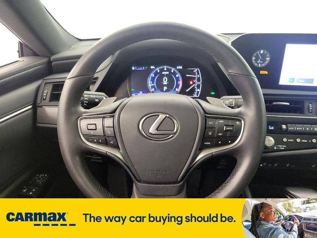 Photo of 2023 Red Lexus ES 350