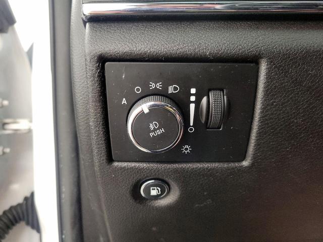 Photo of 2019 White Jeep Grand Cherokee