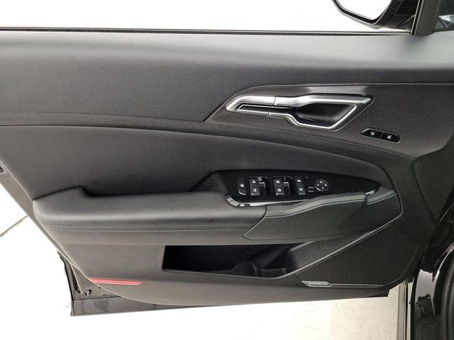 Photo of 2023 Black Kia Sportage