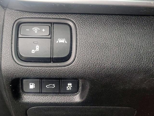 Photo of 2019 White Kia Optima