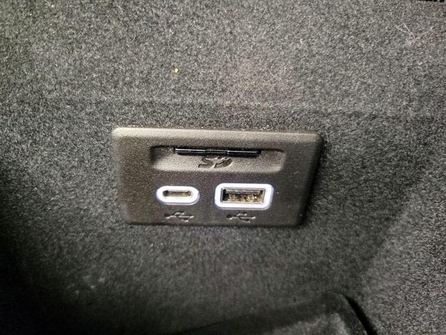 Photo of 2022 White Cadillac XT5