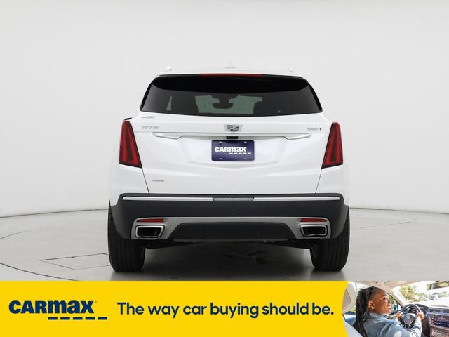 Photo of 2022 White Cadillac XT5