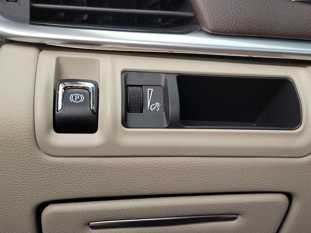 Photo of 2016 Tan Cadillac XTS