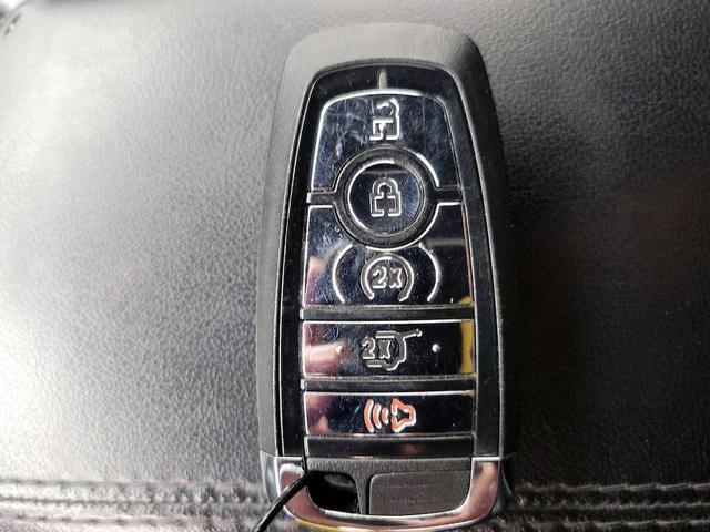 Photo of 2020 Black Lincoln Navigator