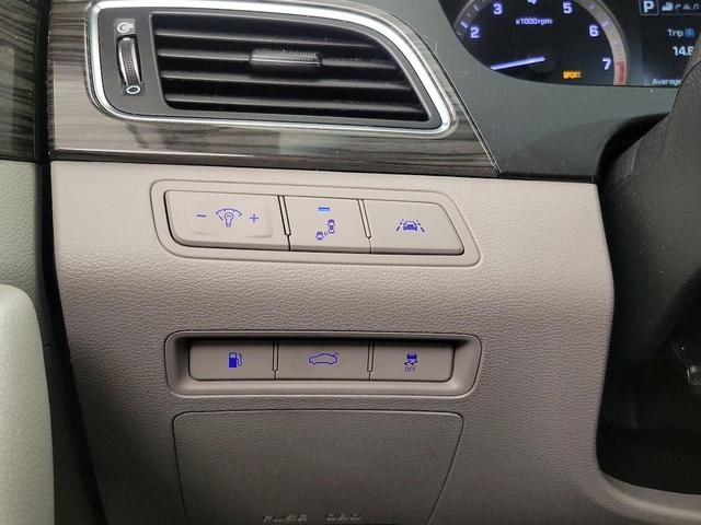 Photo of 2015 Gray Hyundai SONATA