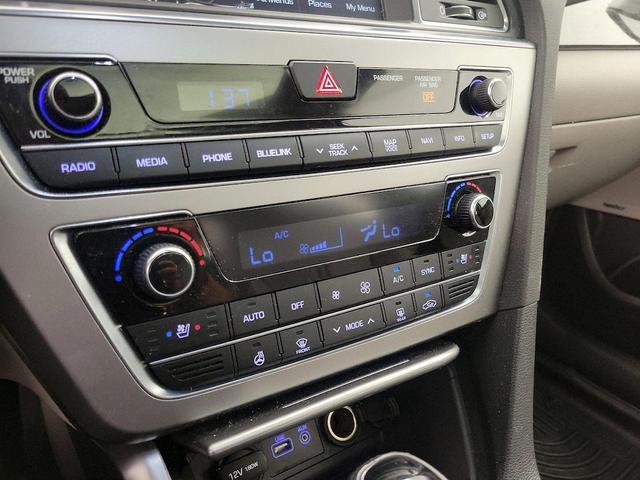 Photo of 2015 Gray Hyundai SONATA