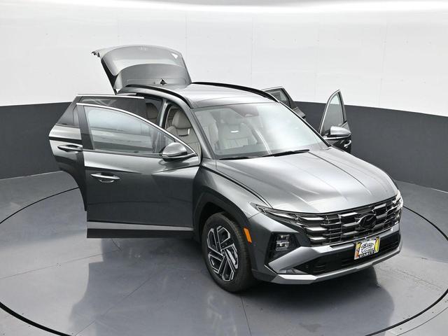 Photo of 2025 Amazon Gray Hyundai TUCSON Hybrid