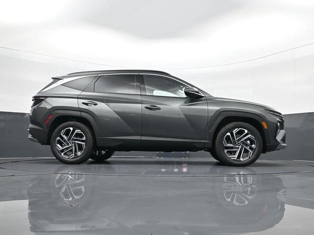 Photo of 2025 Amazon Gray Hyundai TUCSON Hybrid