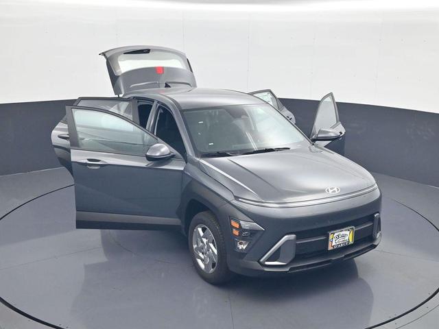 Photo of 2025 Ecotronic Gray Pearl Hyundai KONA