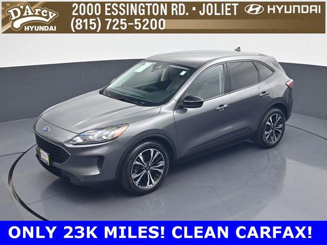Photo of 2022 Carbonized Gray Metallic Ford Escape