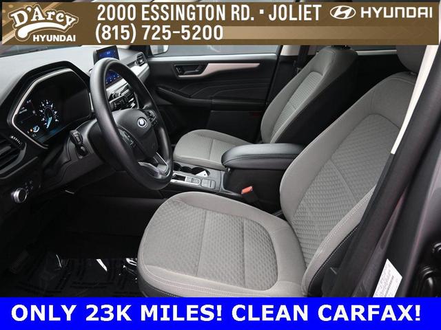 Photo of 2022 Carbonized Gray Metallic Ford Escape