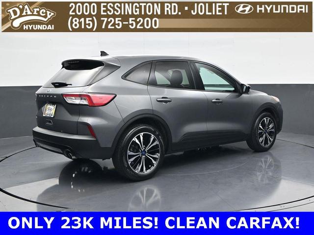 Photo of 2022 Carbonized Gray Metallic Ford Escape