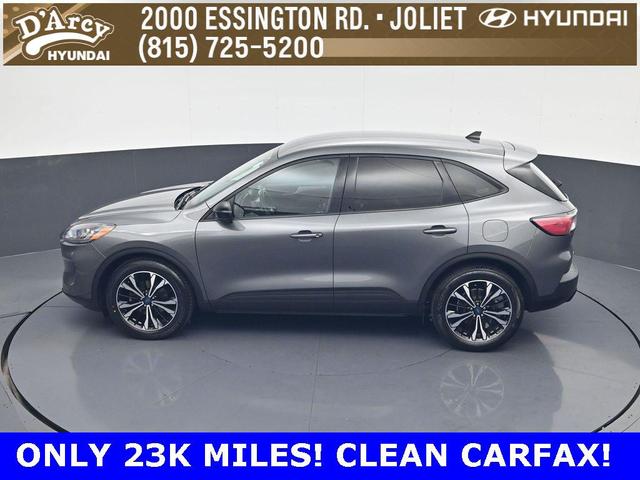 Photo of 2022 Carbonized Gray Metallic Ford Escape