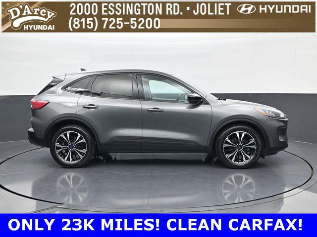 Photo of 2022 Carbonized Gray Metallic Ford Escape