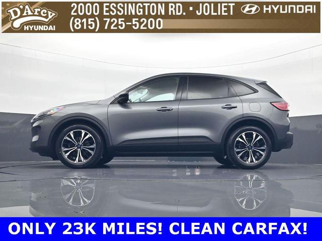 Photo of 2022 Carbonized Gray Metallic Ford Escape