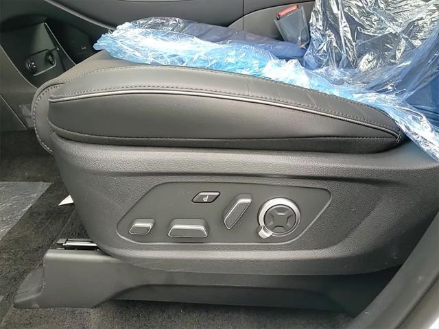 Photo of 2025 Hyper White Hyundai PALISADE