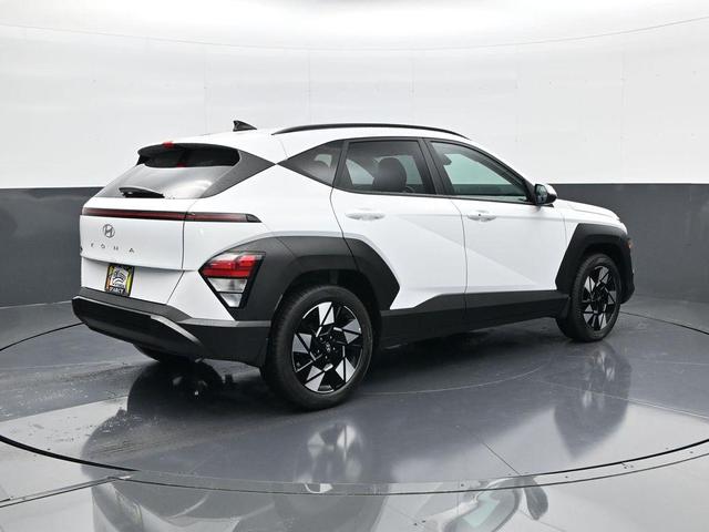 Photo of 2025 Atlas White Hyundai KONA