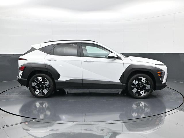 Photo of 2025 Atlas White Hyundai KONA