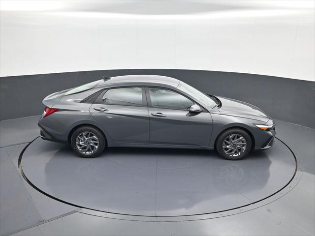 Photo of 2025 Ecotronic Gray Hyundai ELANTRA HEV