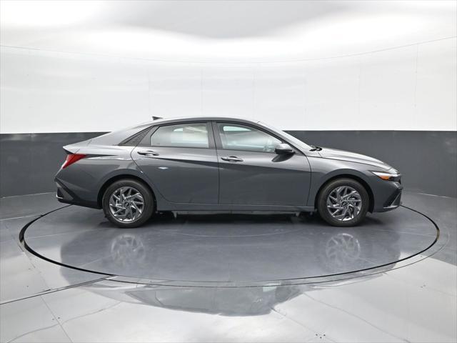 Photo of 2025 Ecotronic Gray Hyundai ELANTRA HEV