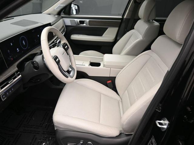 Photo of 2024 Phantom Black Hyundai SANTA FE