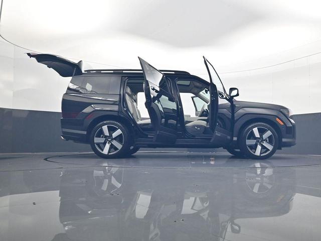 Photo of 2024 Phantom Black Hyundai SANTA FE