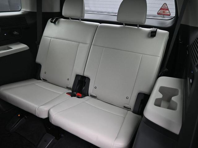 Photo of 2024 Phantom Black Hyundai SANTA FE
