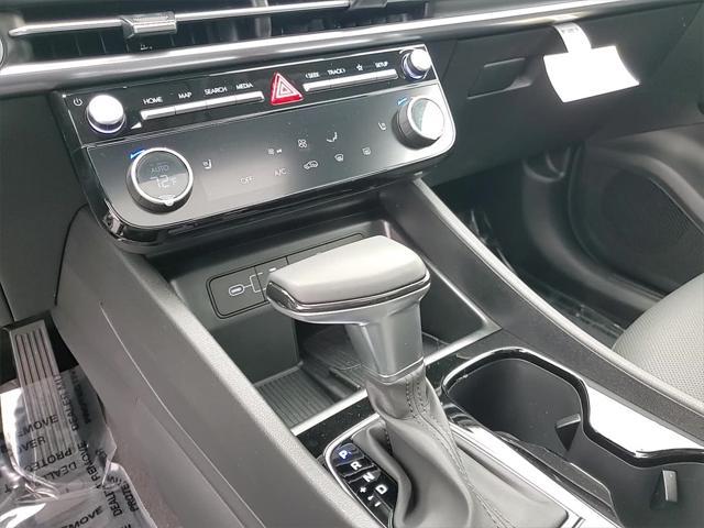 Photo of 2025 Serenity White Pearl Hyundai TUCSON