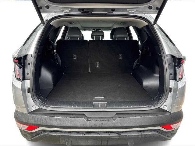 Photo of 2022 Shimmering Silver Hyundai TUCSON Hybrid