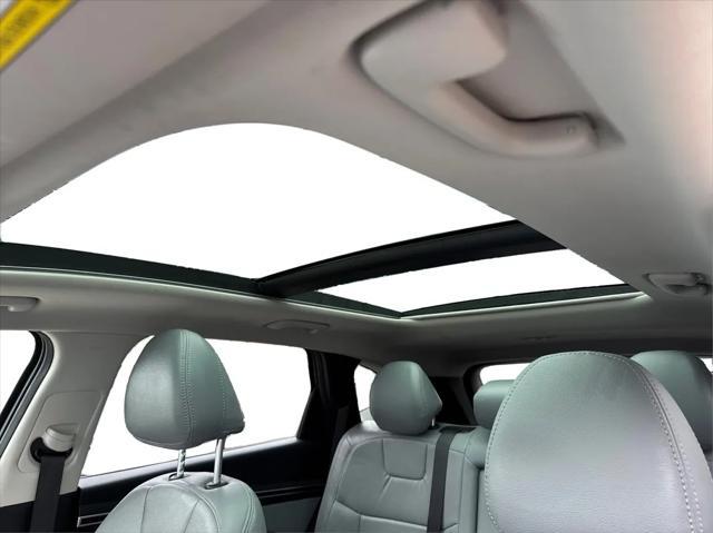 Photo of 2022 Shimmering Silver Hyundai TUCSON Hybrid