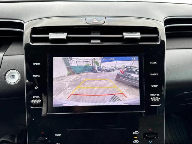 Photo of 2022 Shimmering Silver Hyundai TUCSON Hybrid