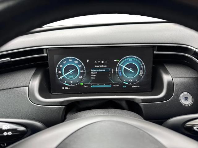 Photo of 2022 Shimmering Silver Hyundai TUCSON Hybrid