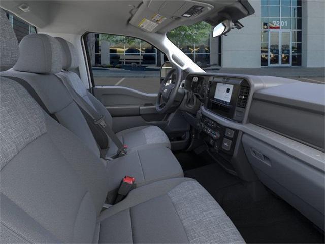 Photo of 2025 Oxford White Ford F-350