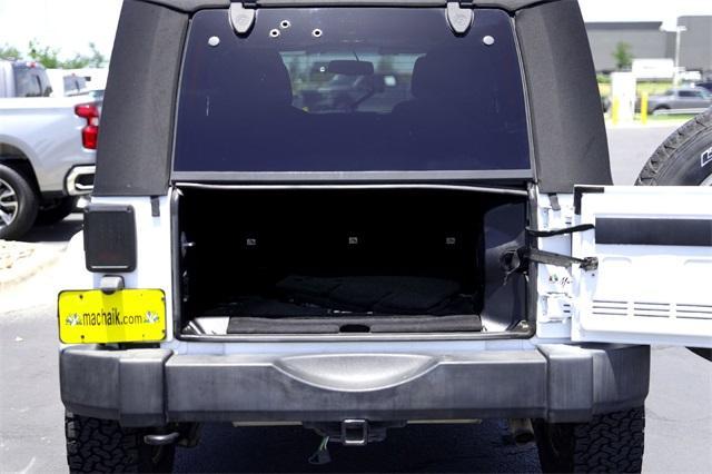 Photo of 2013 Bright White Clearcoat Jeep Wrangler Unlimited