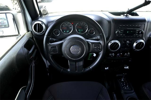 Photo of 2013 Bright White Clearcoat Jeep Wrangler Unlimited
