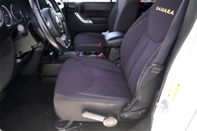 Photo of 2013 Bright White Clearcoat Jeep Wrangler Unlimited
