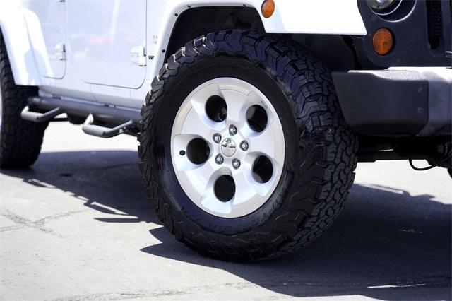Photo of 2013 Bright White Clearcoat Jeep Wrangler Unlimited