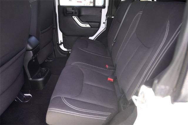Photo of 2013 Bright White Clearcoat Jeep Wrangler Unlimited