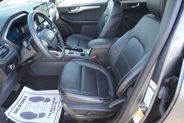 Photo of 2023 Carbonized Gray Metallic Ford Escape