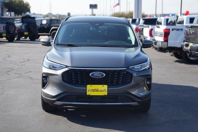 Photo of 2023 Carbonized Gray Metallic Ford Escape