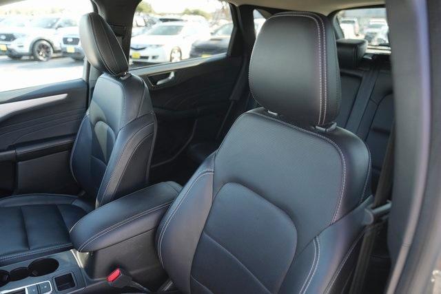 Photo of 2023 Carbonized Gray Metallic Ford Escape